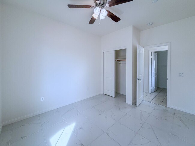 Building Photo - 529 Tiber River Way