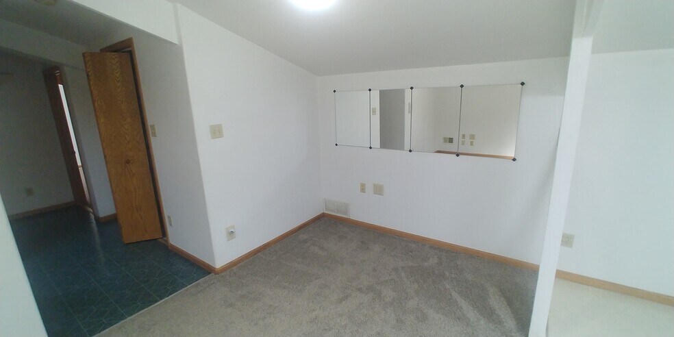 Building Photo - 7918 E 500N Rd