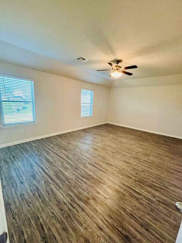 Building Photo - 24359 Dawson Ct