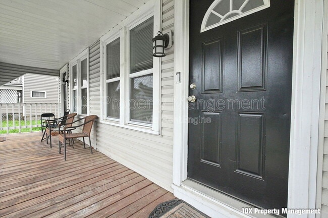 Building Photo - 917 Lockbourne Rd