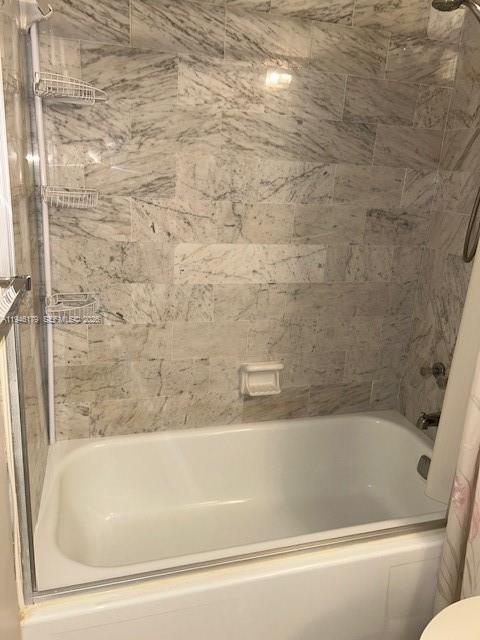 Building Photo - 311 S Hollybrook Dr