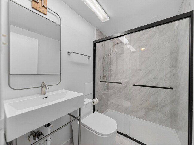 Building Photo - 6621 Wakefield Dr