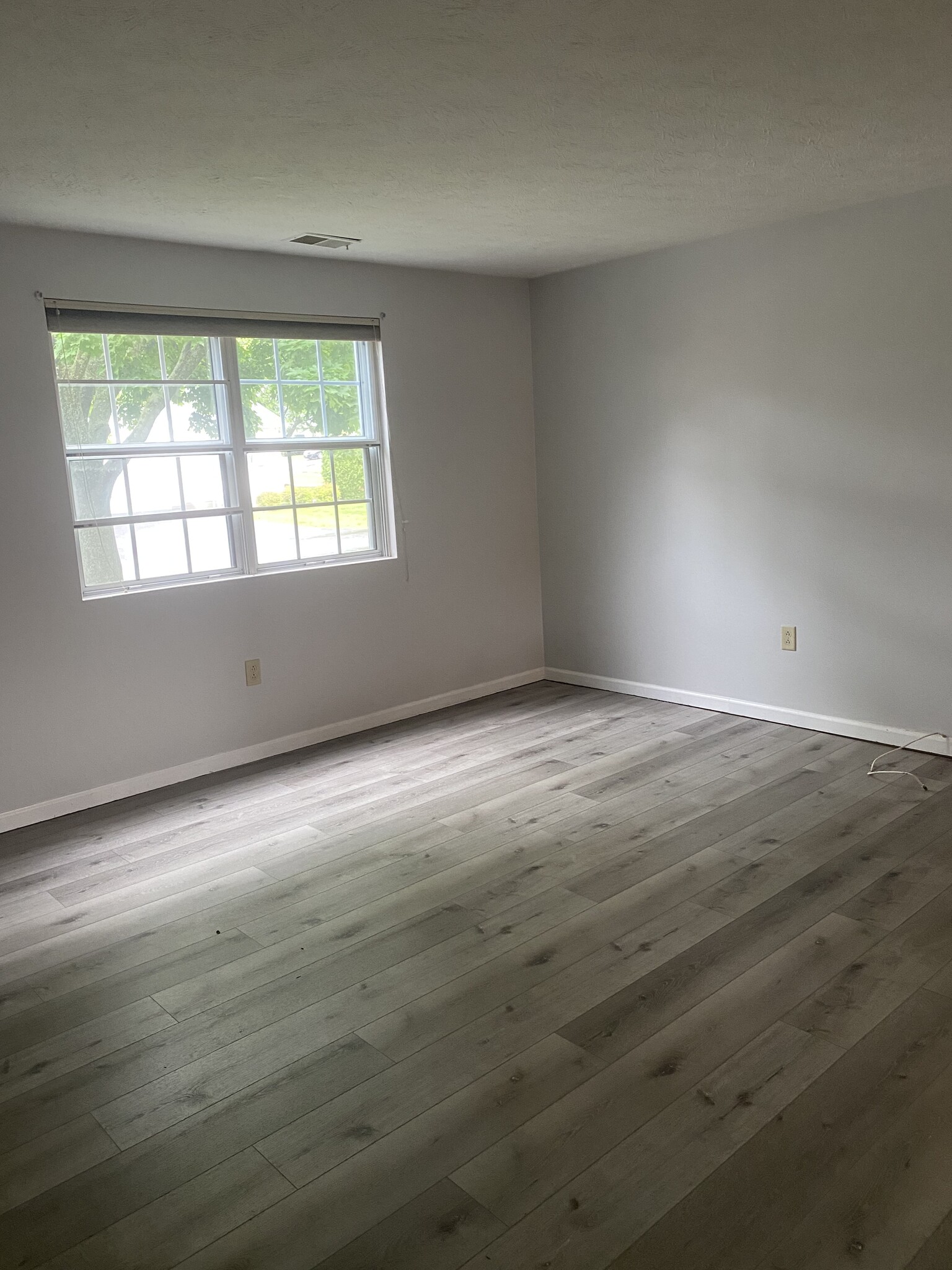 Living Rm - 32C Chestnut Ct