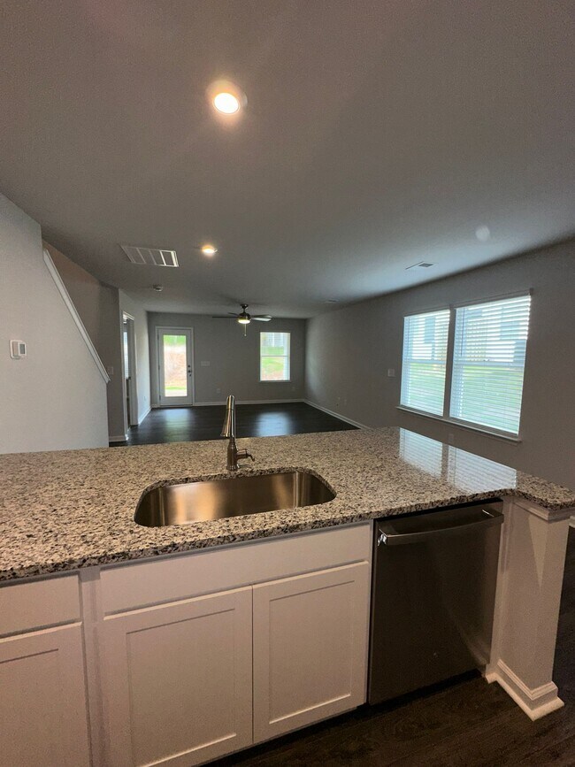 Building Photo - 213 Boneset Dr