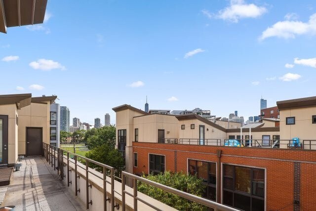 Building Photo - 940 N Crosby St