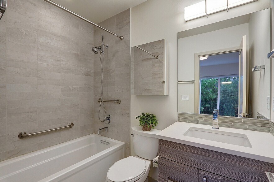 Building Photo - 2218 NW 64th St