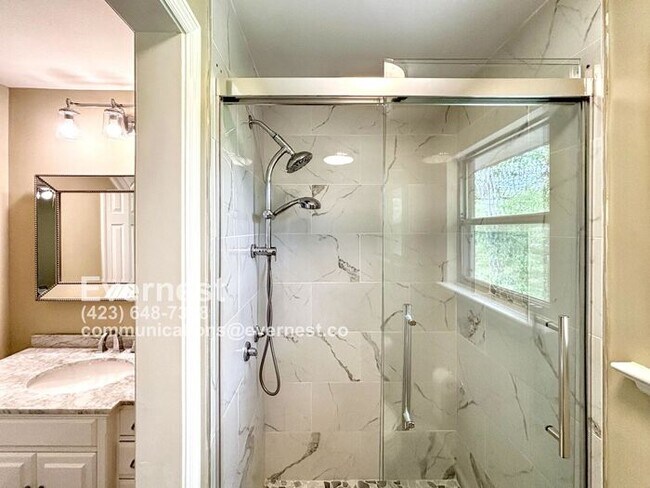 Building Photo - 3-Bedroom, 2-Bathroom Home with Basement a...