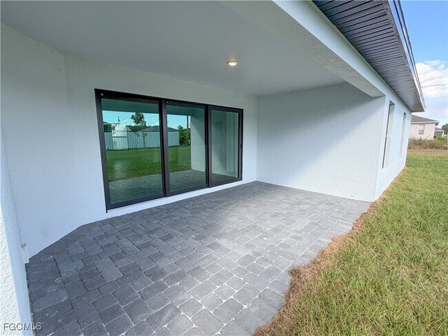 Building Photo - 420 NW 4th Terrace