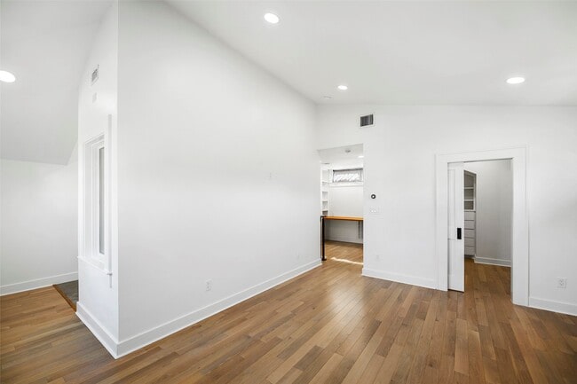 Building Photo - 1129 Euclid St