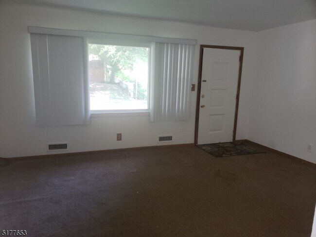 Building Photo - 68 Colfax Rd