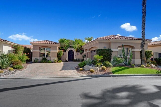 Building Photo - 348 Tomahawk Dr