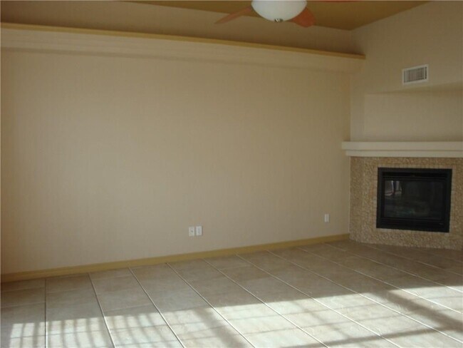 Building Photo - 3808 Tierra Allen Pl