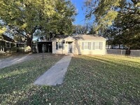 Building Photo - 718 Coit St