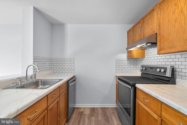 Building Photo - 1225 Danielle Dr