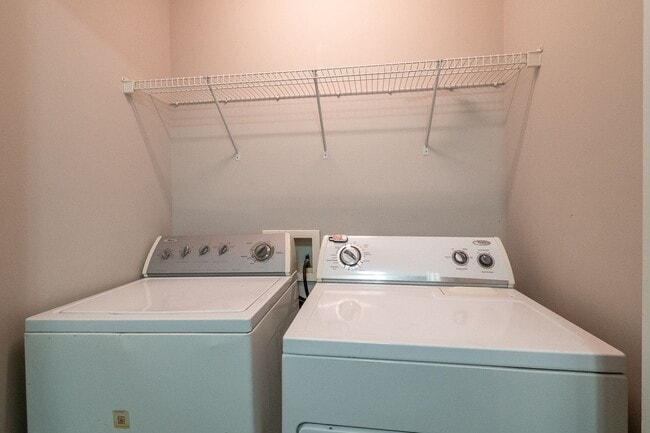 Building Photo - A Cozy 2bedroom Town home in Fort Mill