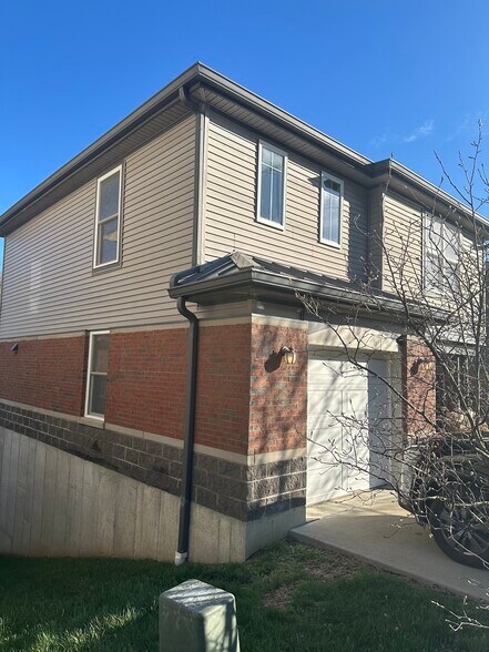 Building Photo - 39 19th St