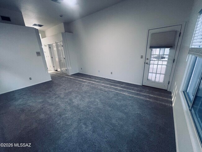 Building Photo - 12490 N Wayfarer Way
