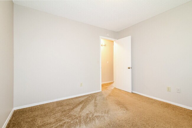 Building Photo - 10141 Alicia Dr