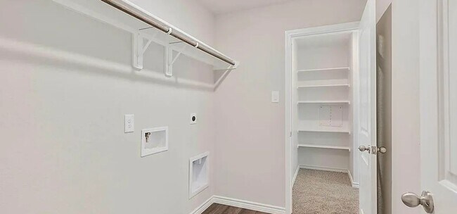 Building Photo - 4 Bedroom, 3 Bath and a Study Bryan in Ple...
