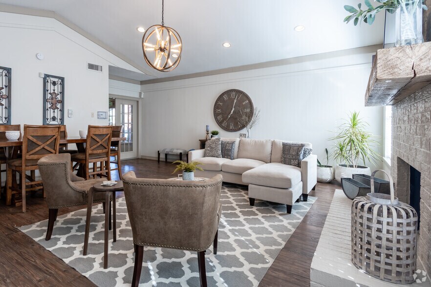 Walnut Creek Apartments 5901 Valleycreek Ln Arlington TX 76017