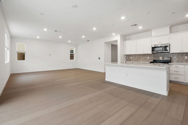 Building Photo - BRAND NEW BUILD 3000SQFT HOUSE FOR RENT