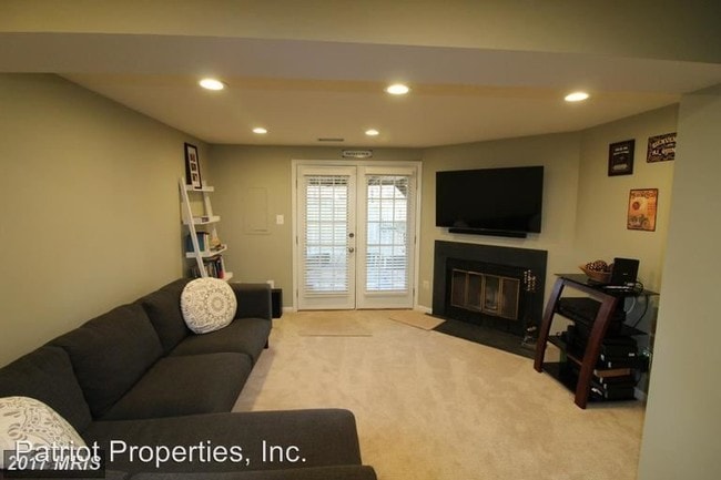 Building Photo - 2 br, 2 bath House - 1570 Woodcrest Dr.