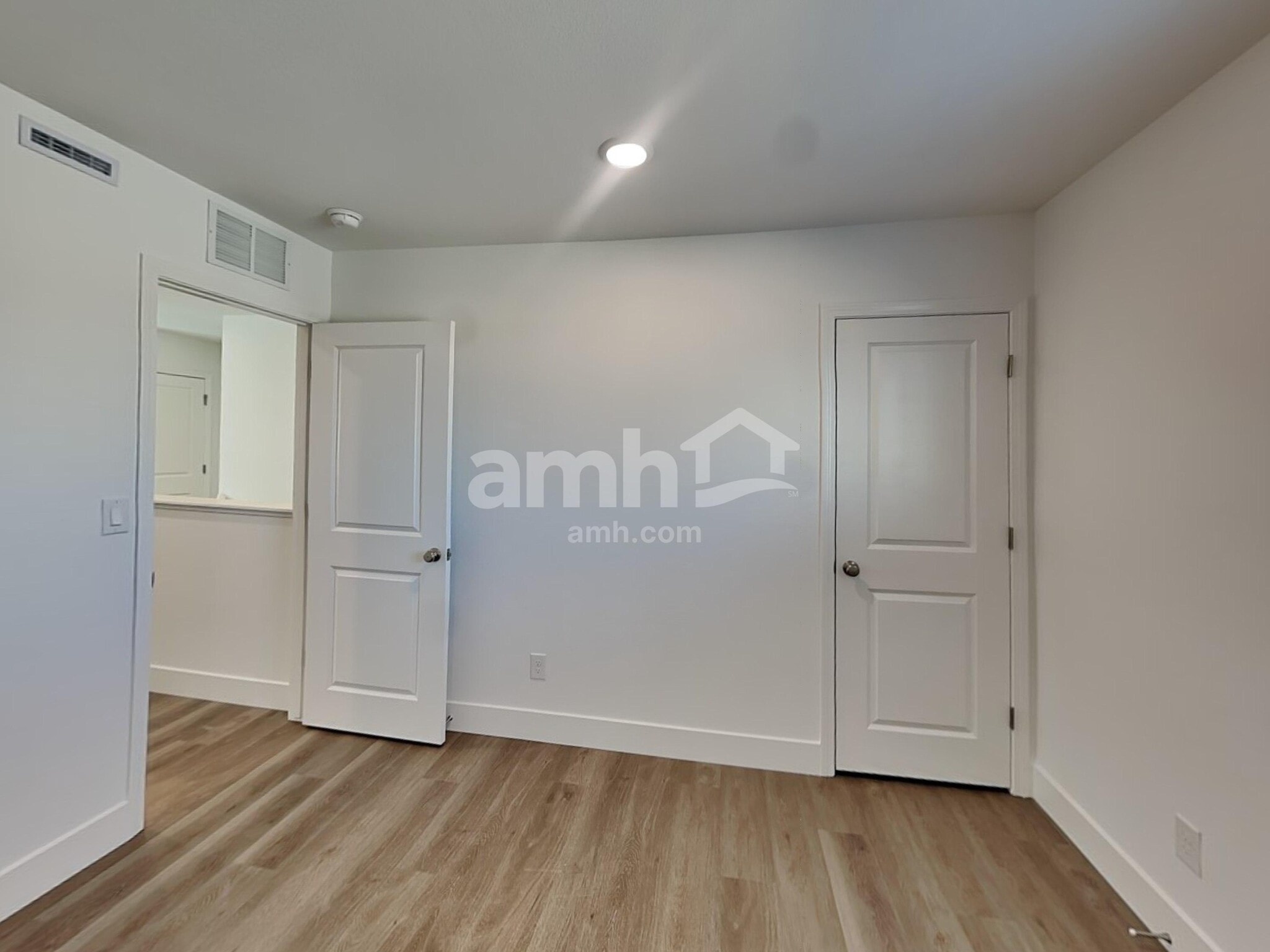 Building Photo - 5734 Las Vegas Crk St