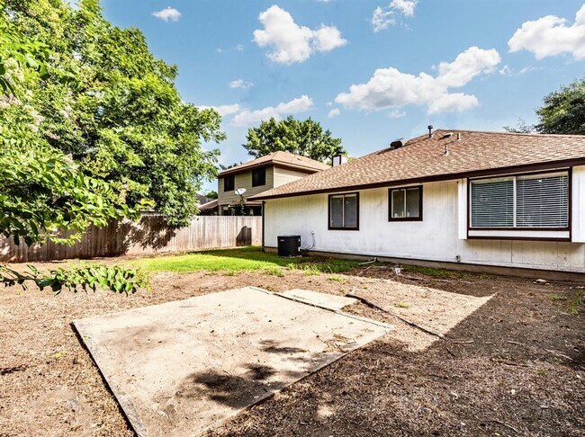 Building Photo - 14205 Vandever St