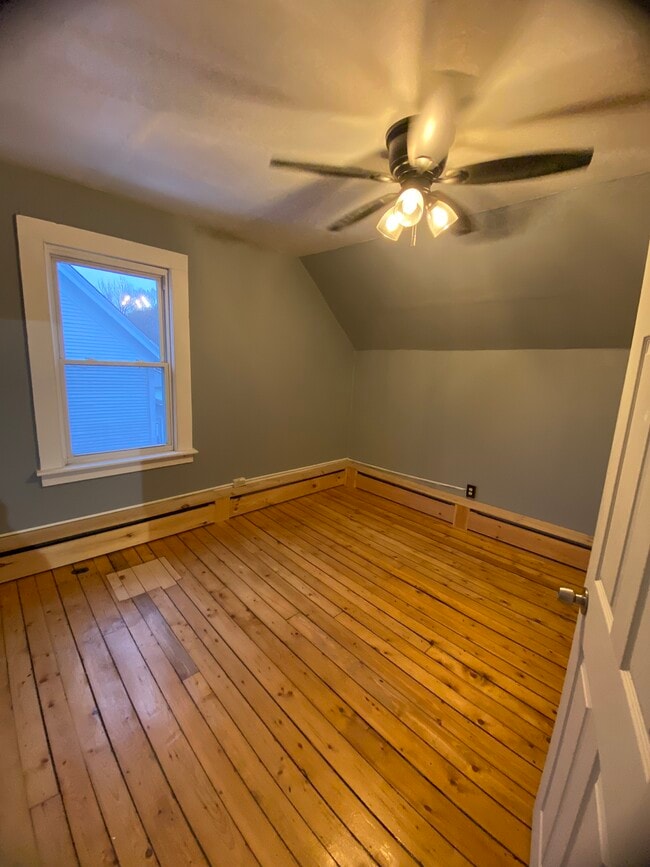 Building Photo - 19 Garden St