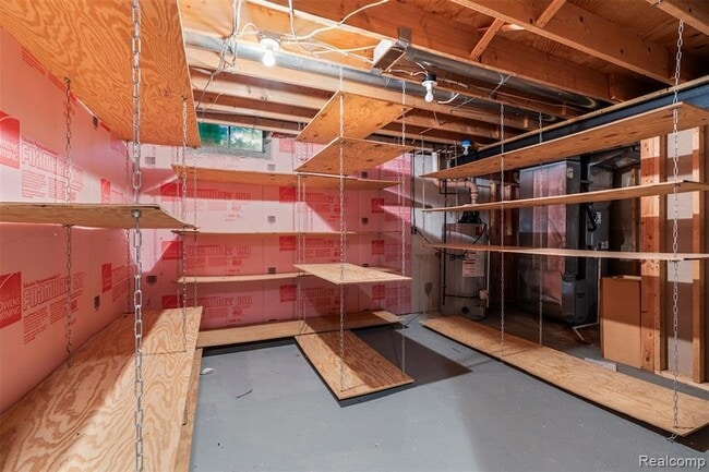 Building Photo - 23931 Pointe Dr