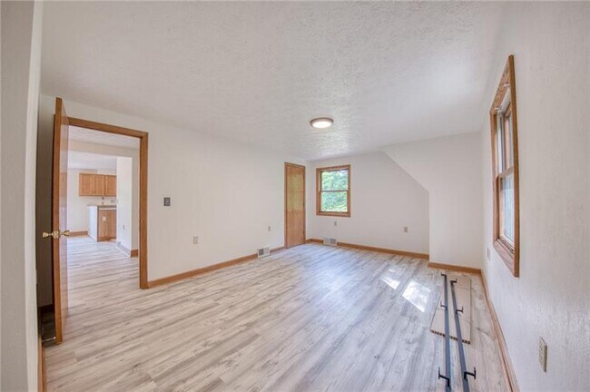 Building Photo - 4465 Mt Troy Rd Ext