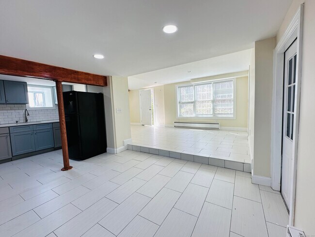 Building Photo - 31 Brainerd Rd