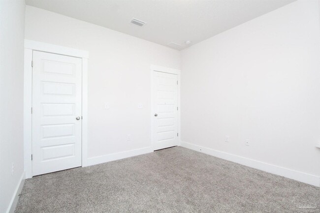 Building Photo - 717 Brambling Ct