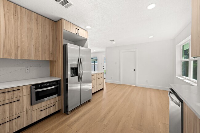 Building Photo - 7631 Westwind Ln