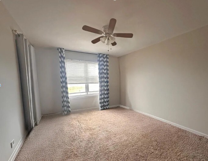 Building Photo - 6 Randolph Ln