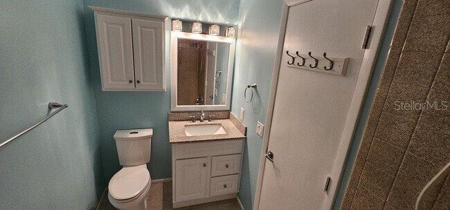 Building Photo - 1400 Mineo Dr