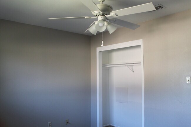 Building Photo - 2403 Bosque Dr