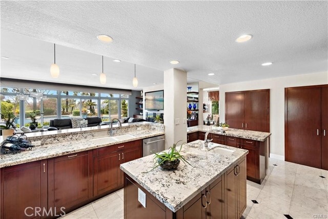 Building Photo - 25606 Stratford Pl