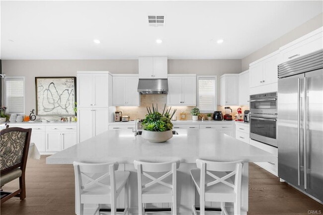 Building Photo - 545 Serrano Summit Dr