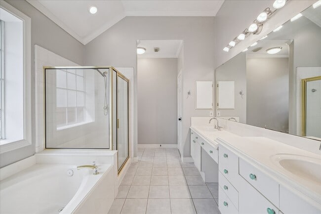 Building Photo - 3115 Cedar Knolls Dr