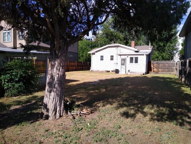 Building Photo - DU Charming 1920's Bungalow 2 Beds 1 Bath  Available Now