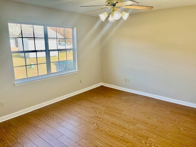 Building Photo - Rockcreek Dr #4 &amp; 369 Mathis