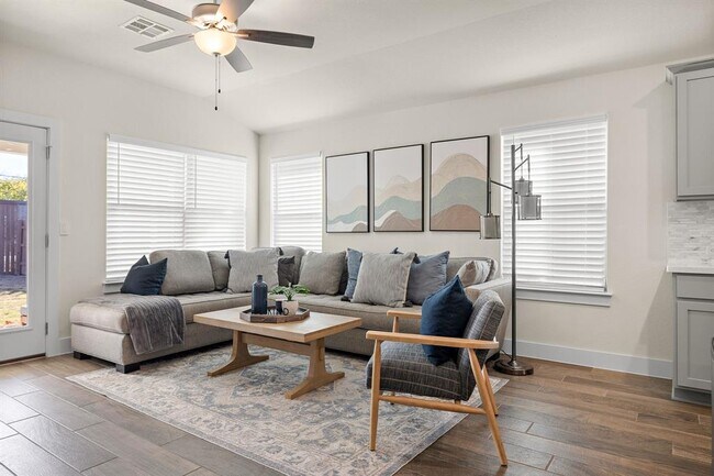 Building Photo - 6209 Dumfries Ln