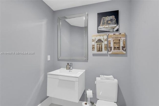 Building Photo - 17111 Biscayne Blvd