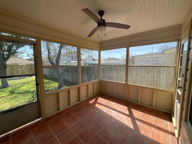 Building Photo - Beautiful 2 Bed / 1 Bath Home – Prime Location