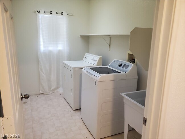 Building Photo - 8084 Palace Monaco Ave