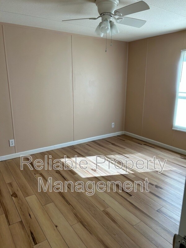 Building Photo - 1916 NC-210