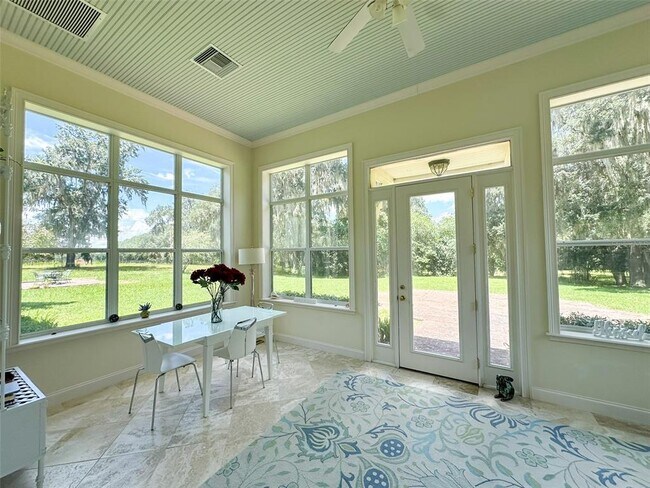 Building Photo - 6425 NW 202nd Pl