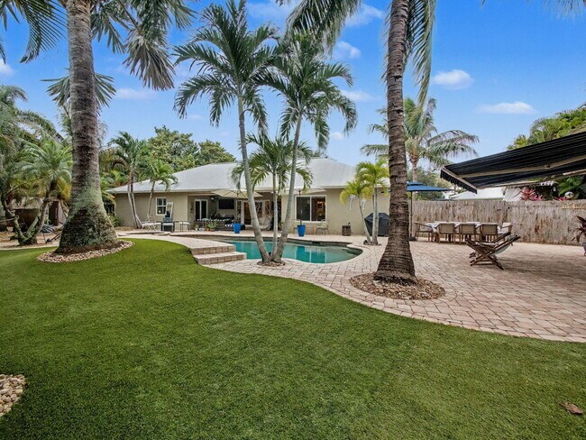 Building Photo - 8121 SE Orchard Terrace