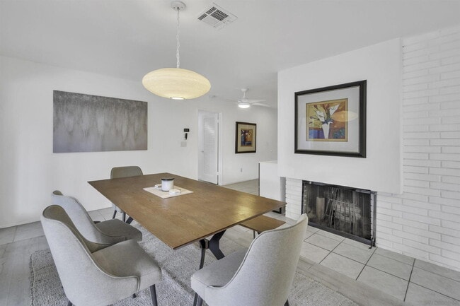 Building Photo - FULLY FURNISHED Mid-Century Modern 3 Bed R...